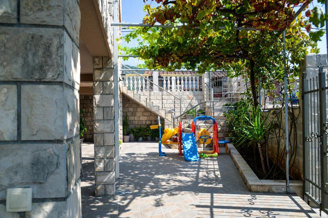 Guest House Ivana Τίβατ Εξωτερικό φωτογραφία