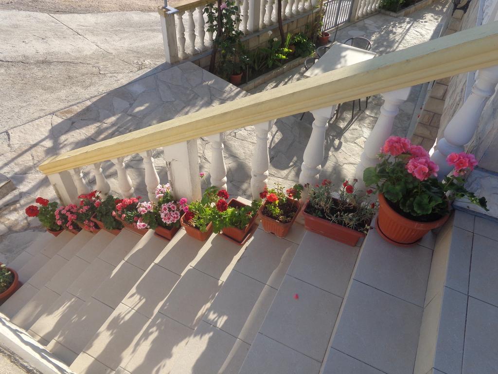 Guest House Ivana Τίβατ Εξωτερικό φωτογραφία